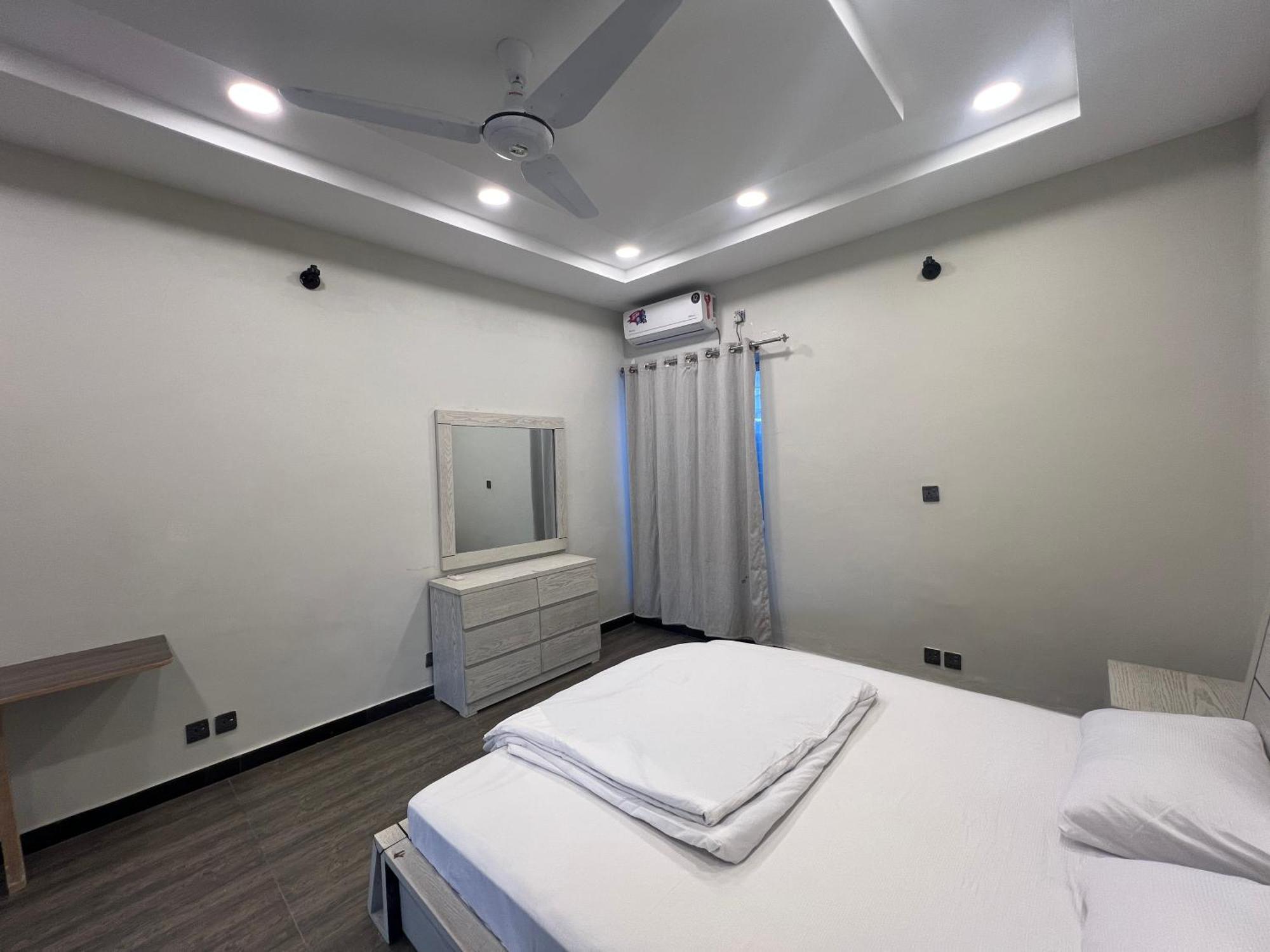 Deluxe King Room In Silverscape Residence Rawalpindi Dış mekan fotoğraf