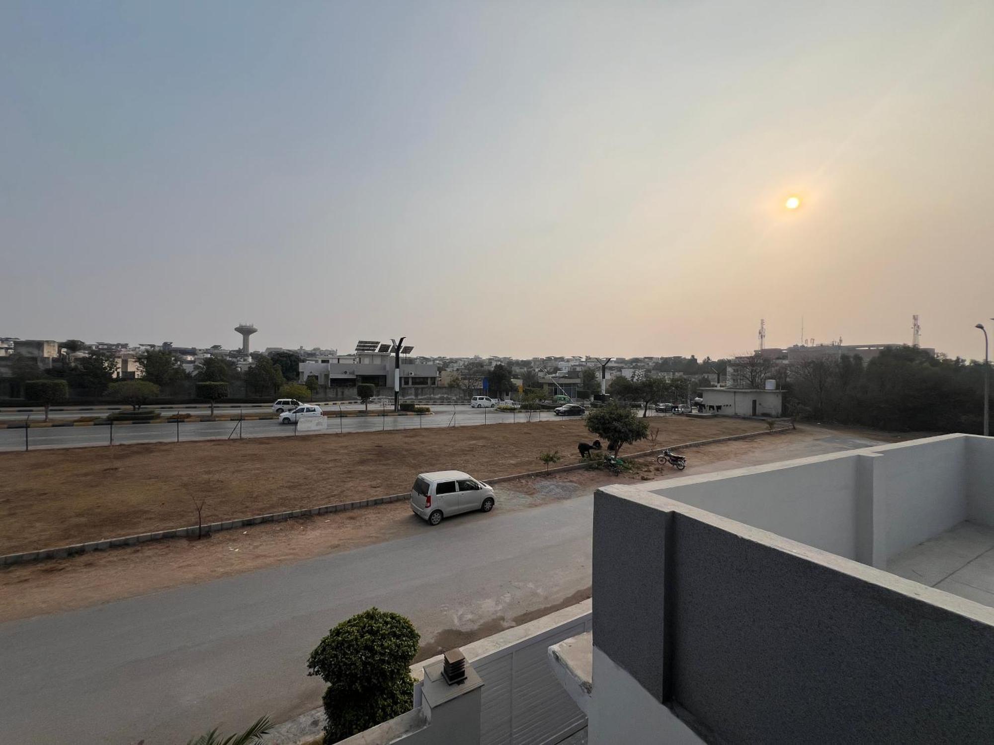 Deluxe King Room In Silverscape Residence Rawalpindi Dış mekan fotoğraf