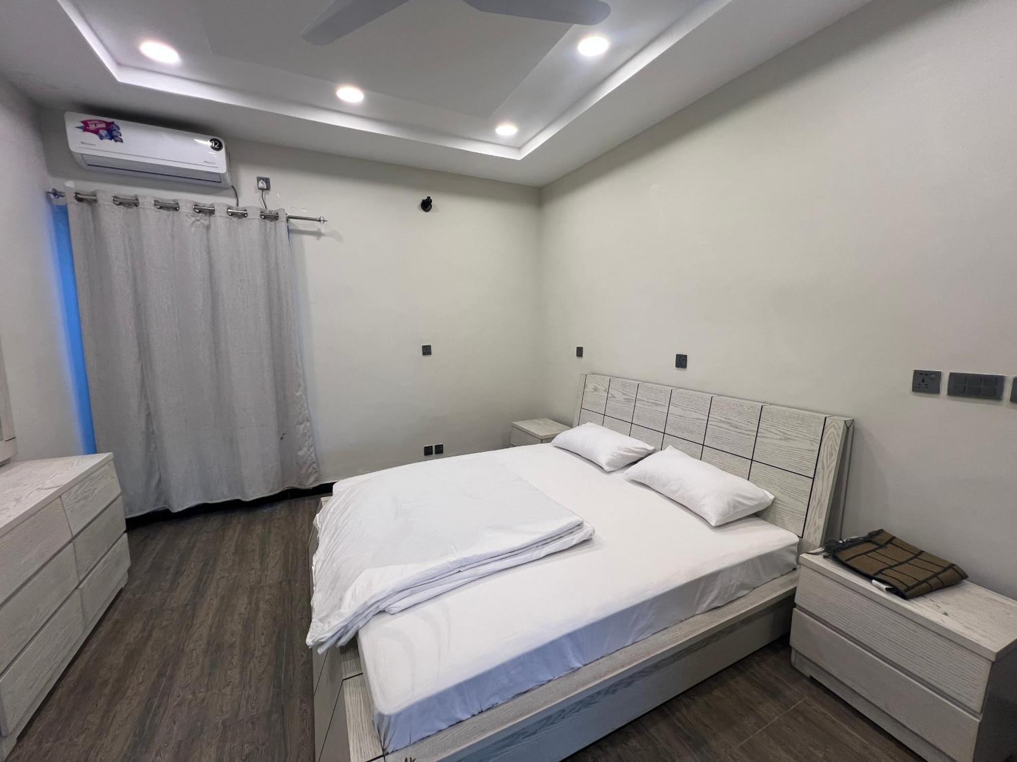 Deluxe King Room In Silverscape Residence Rawalpindi Dış mekan fotoğraf