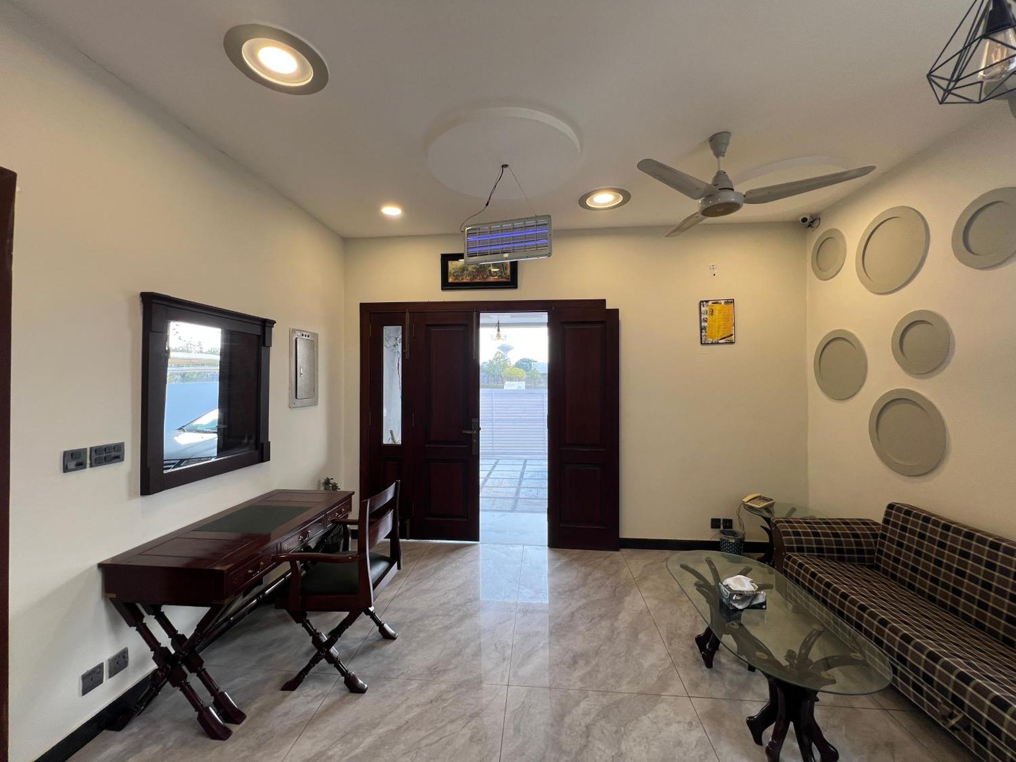 Deluxe King Room In Silverscape Residence Rawalpindi Dış mekan fotoğraf